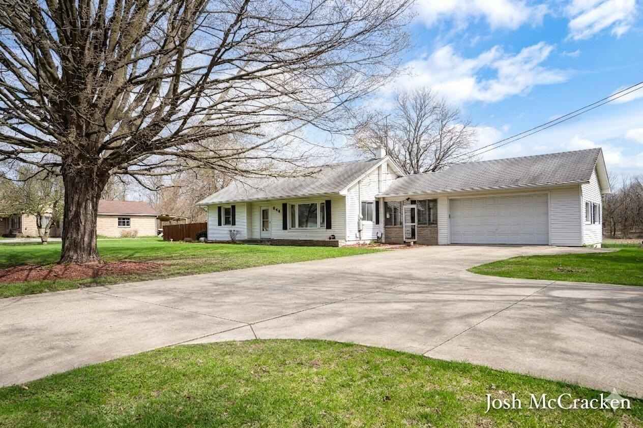 846 Lincoln Lake Ave SE  