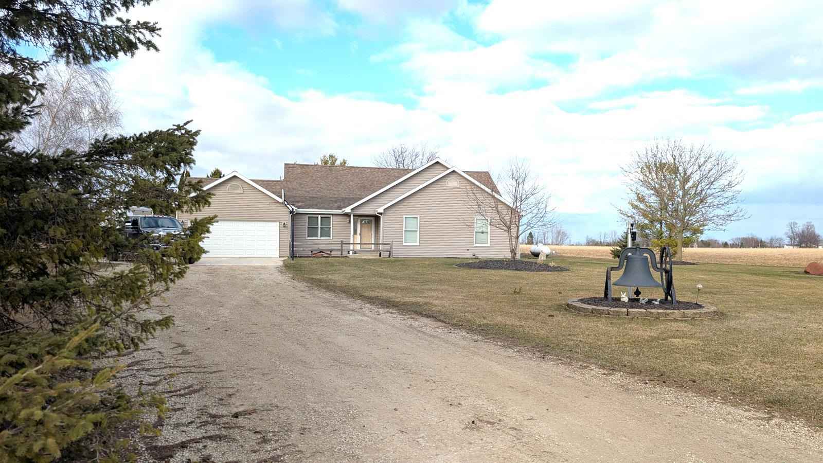 N8425 MEADOWLARK Rd  