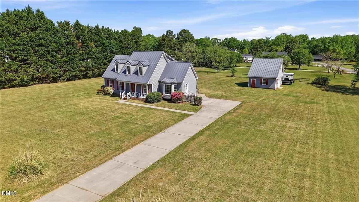 107 Lakeside Dr  
