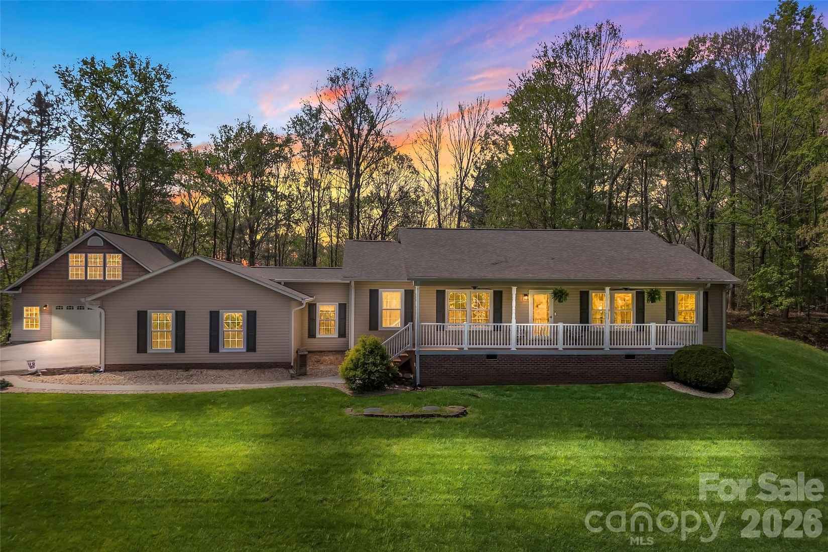 494 Dogwood Ln  