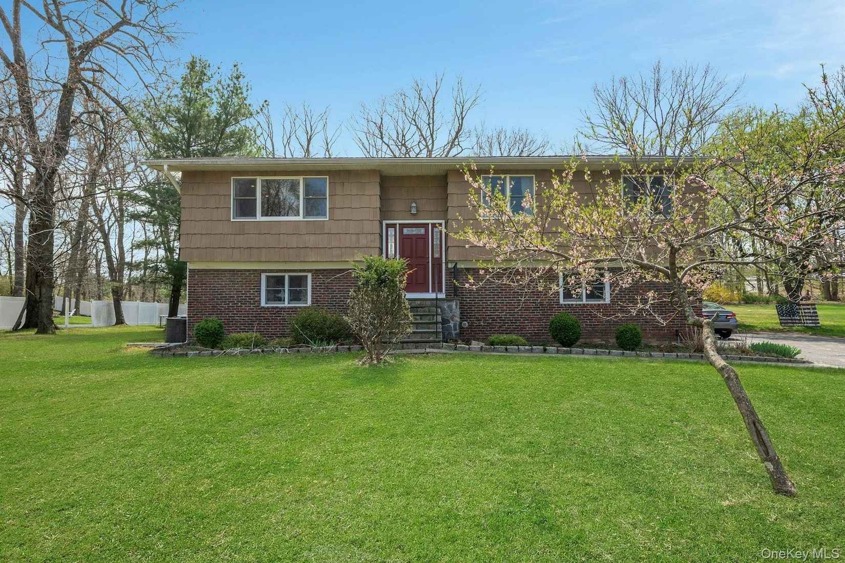 6 Foxwood Ln  