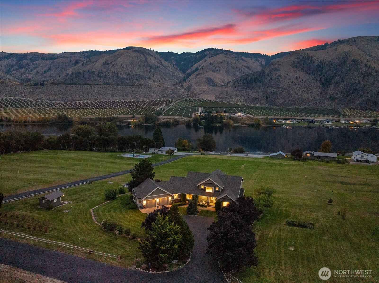35 Sackett Gln Ln  