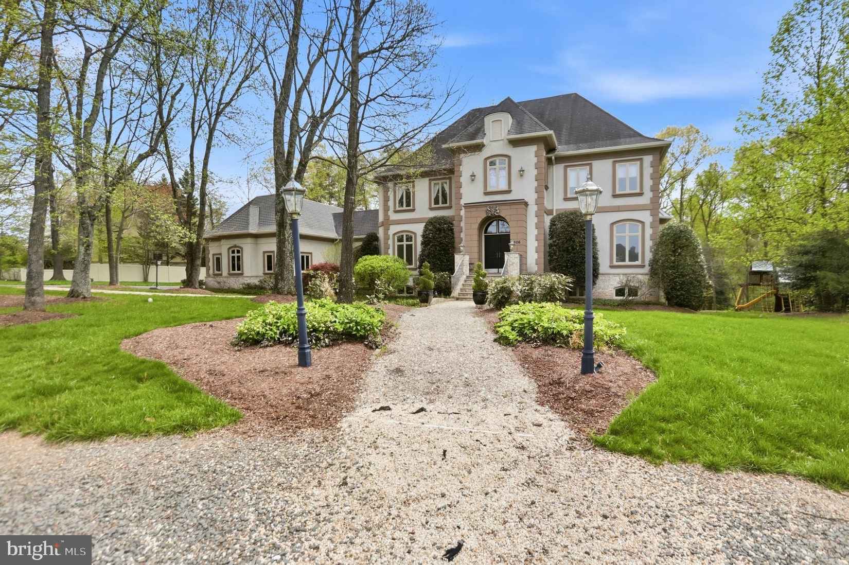 606 KENTLAND Dr  