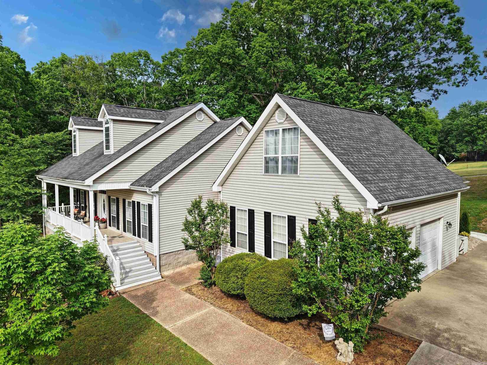 256 Independence Dr  