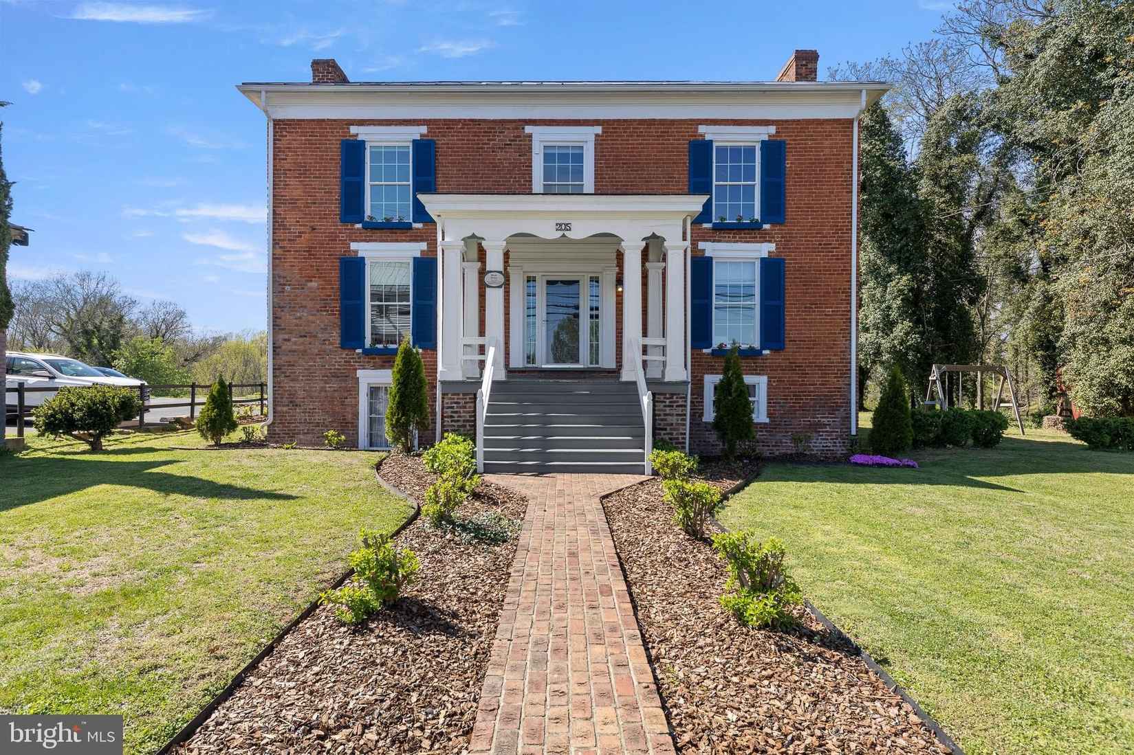 205 N MAIN St  