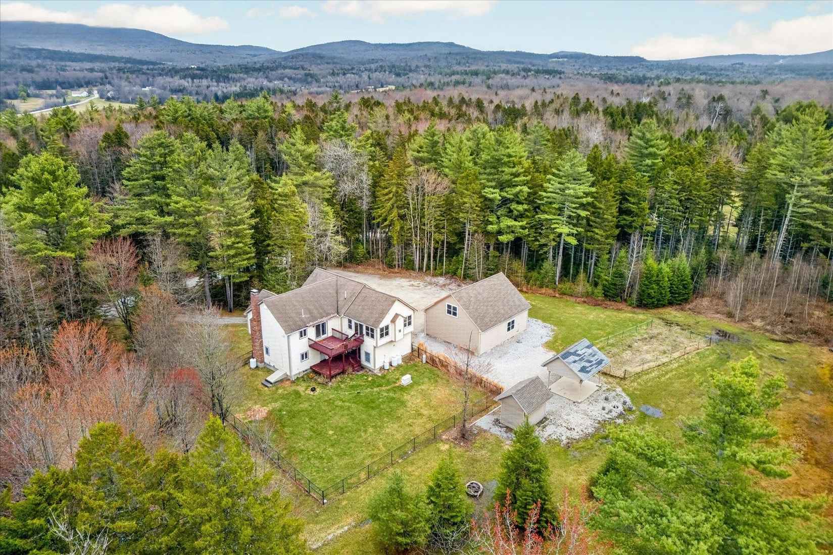 38 Paradise Ln  