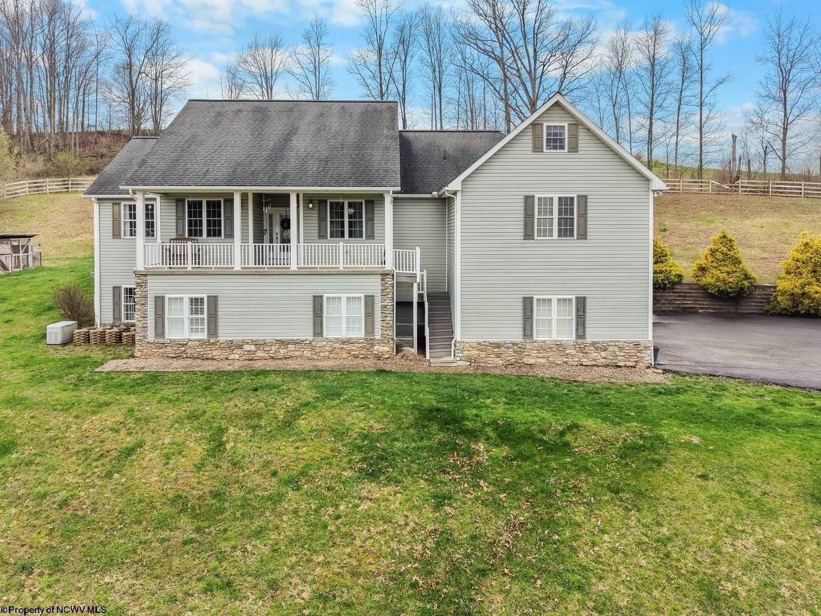 203 Grant Ln  
