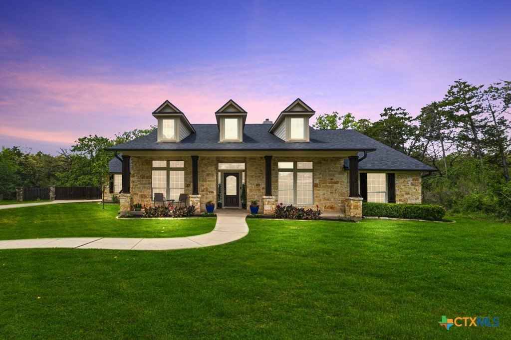 142 Carriage Ct  