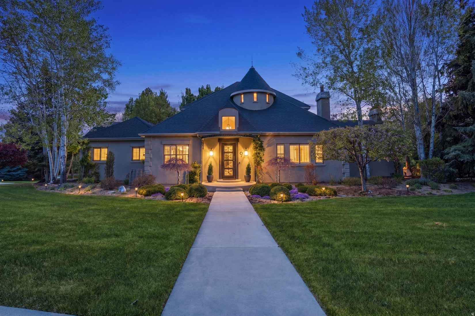 9 N Meadowbrook Dr  