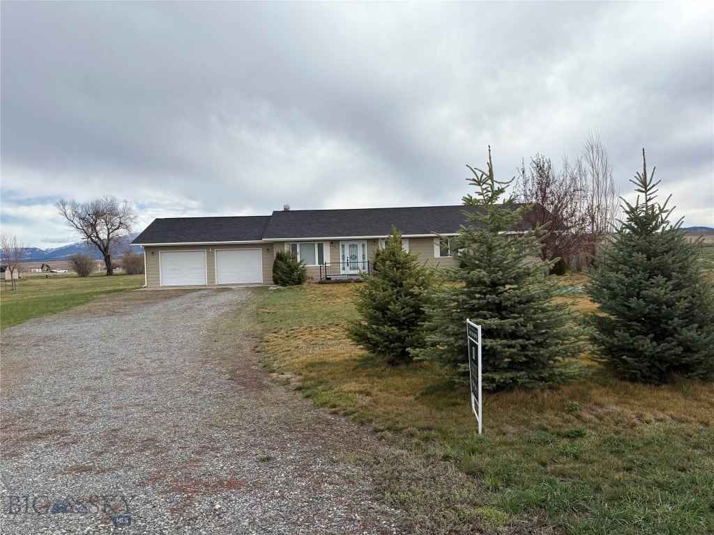 13 Sharon Loop  