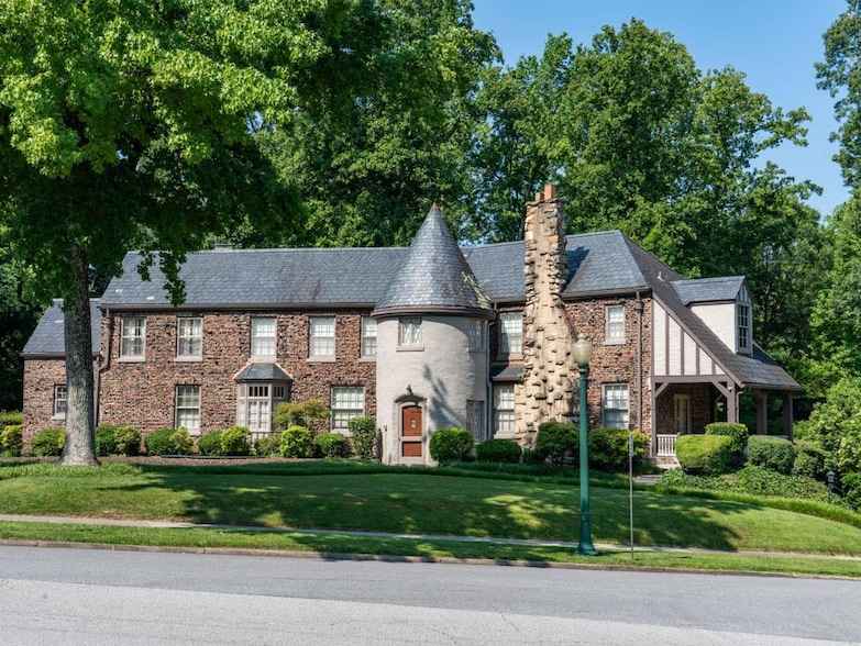 506 Hawthorne Dr  
