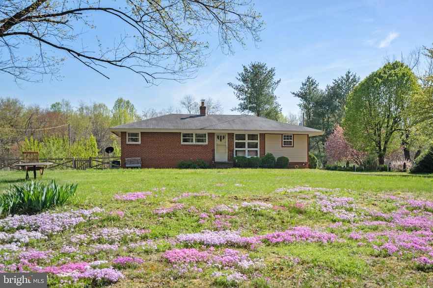 571 Richmond Rd  