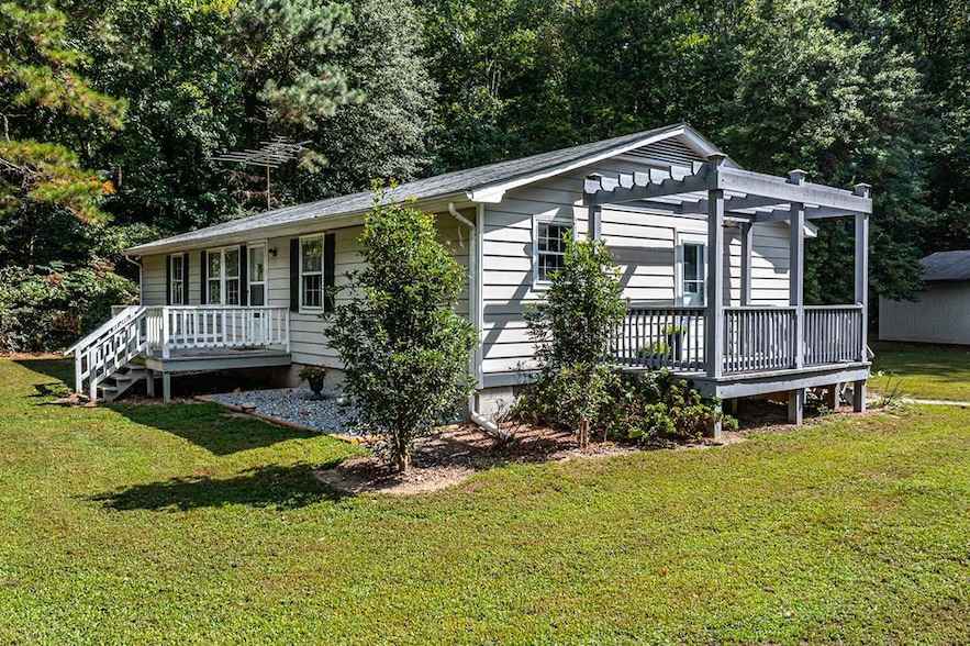 563 Coachpoint Rd  