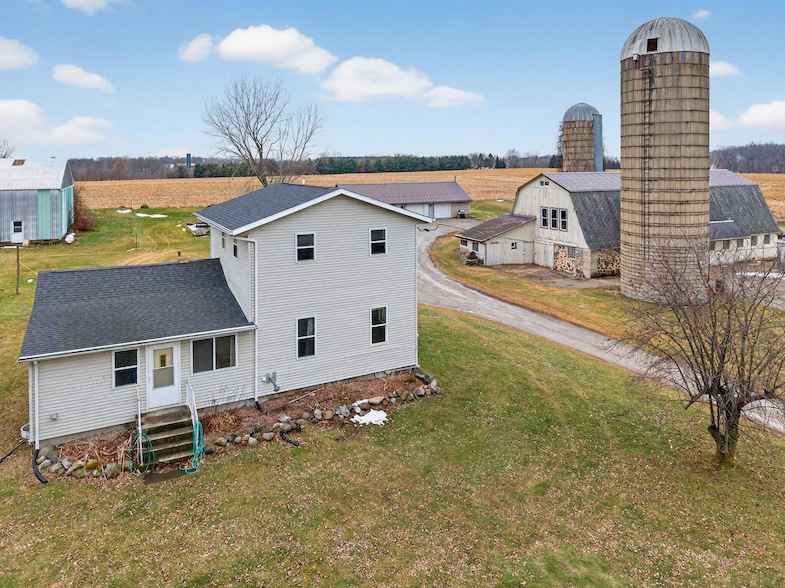 N8381 County Rd D  