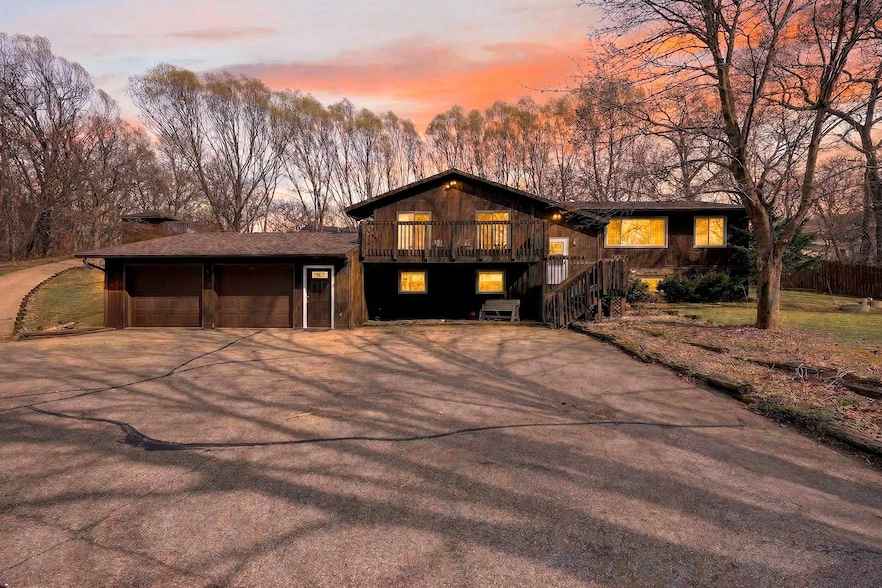 2934 County Rd W  