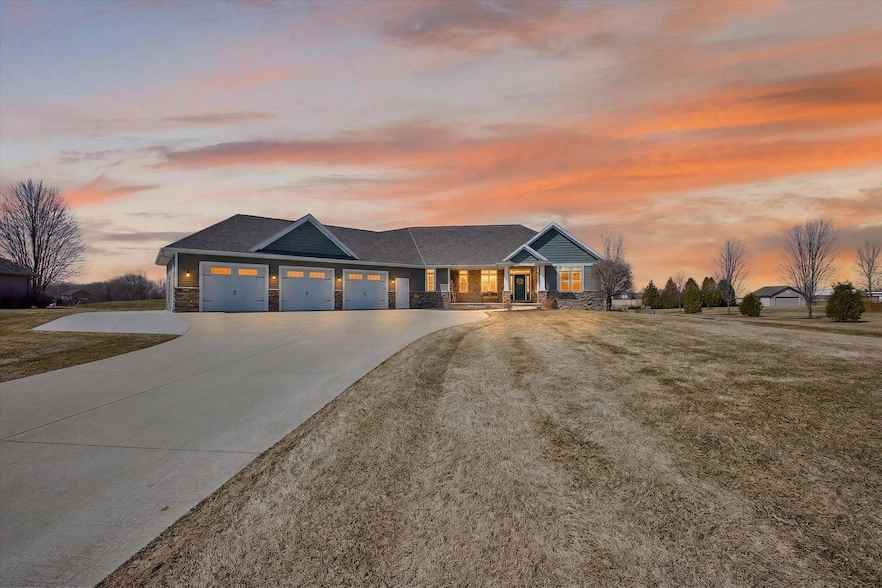 2514 Skyline Oaks Dr  