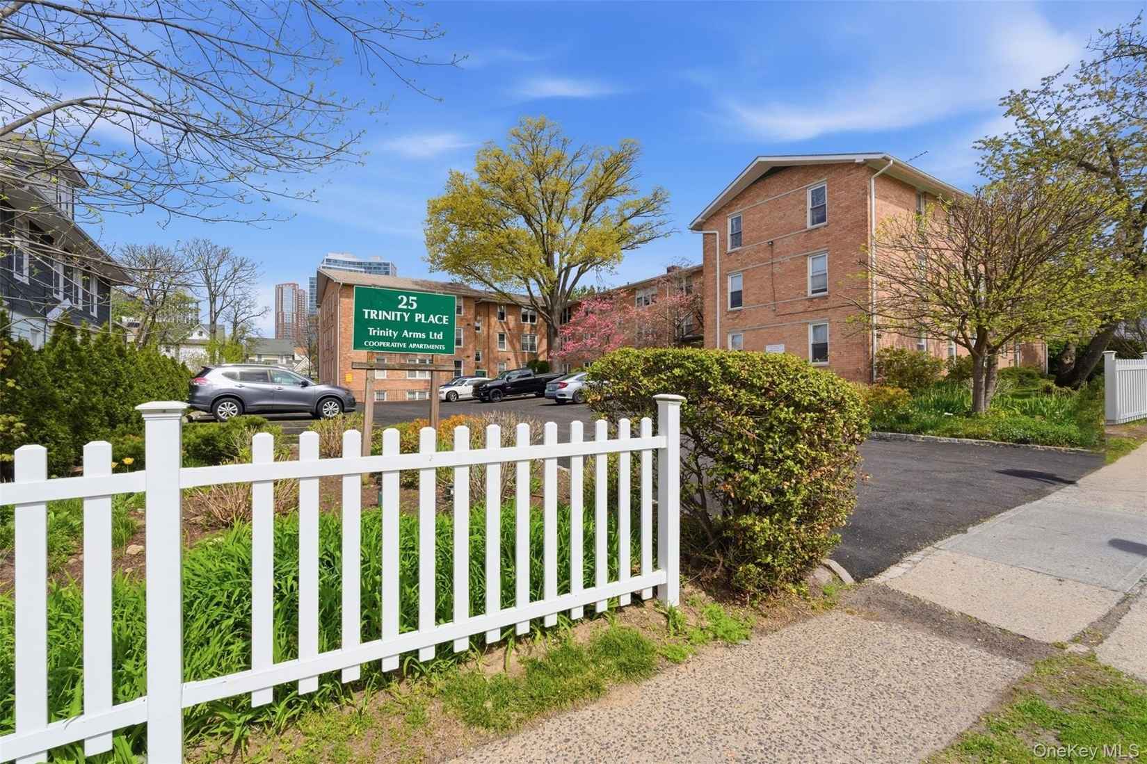 25 Trinity Pl  