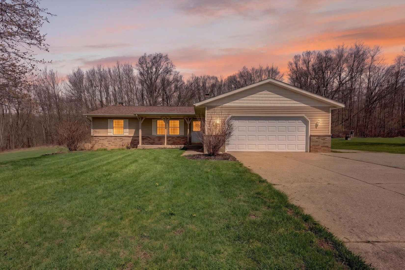 7045 17 Mile Rd NE  