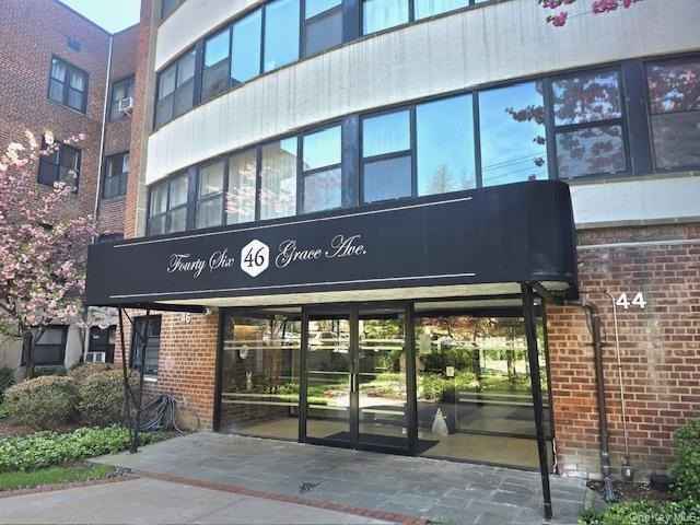 46 Grace Ave  
