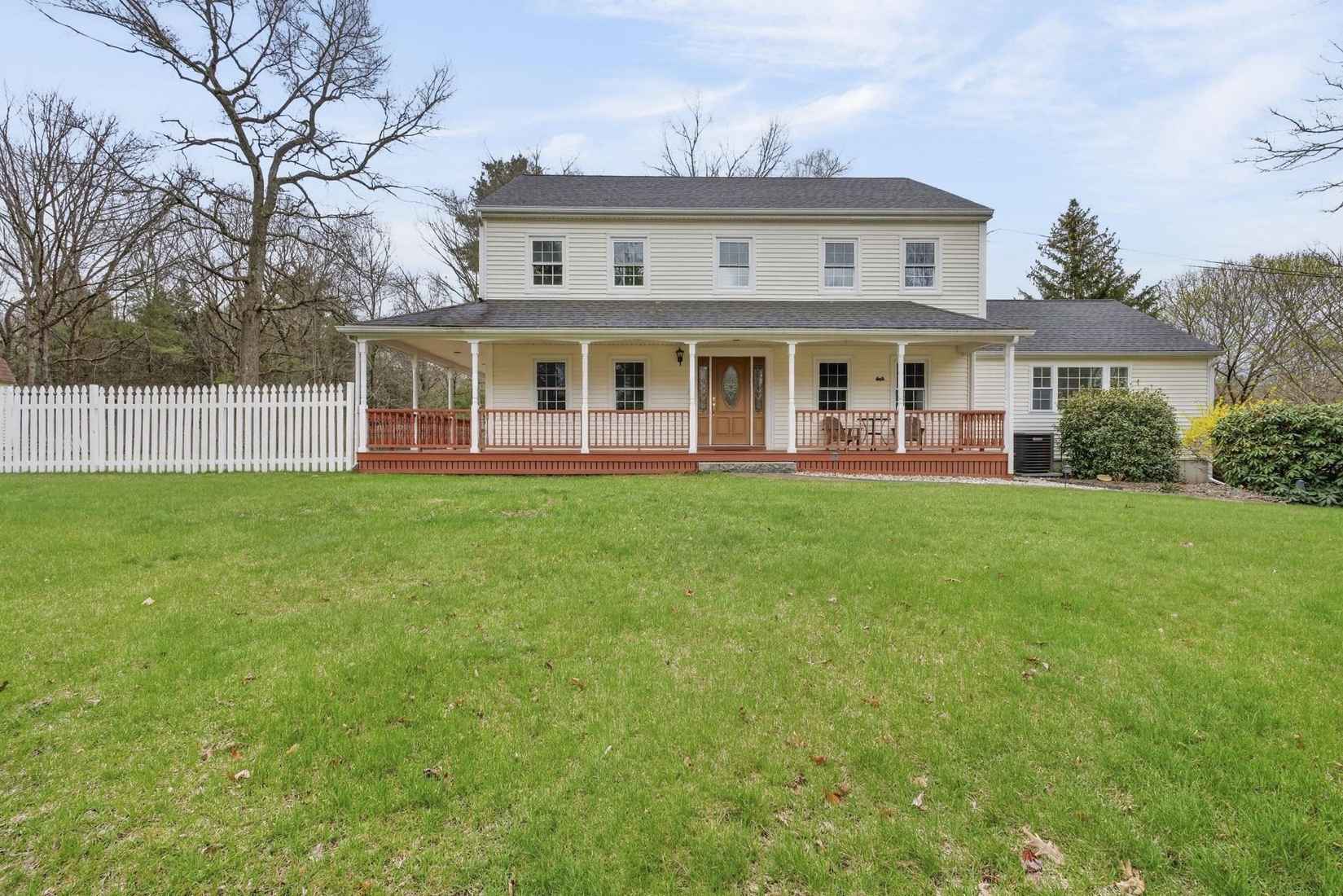 2 Windsor Dr  