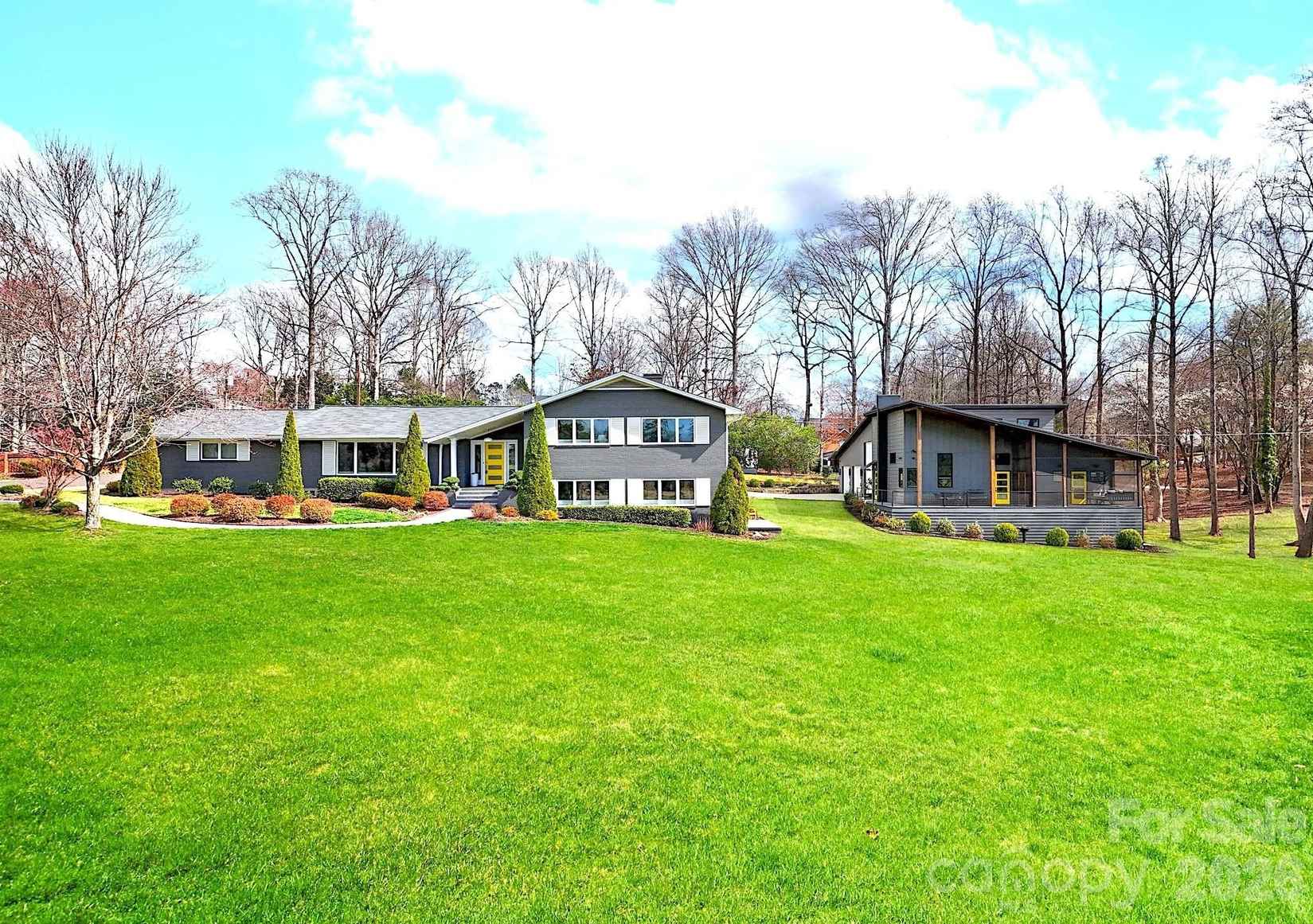 438 Country Club Acres Dr  