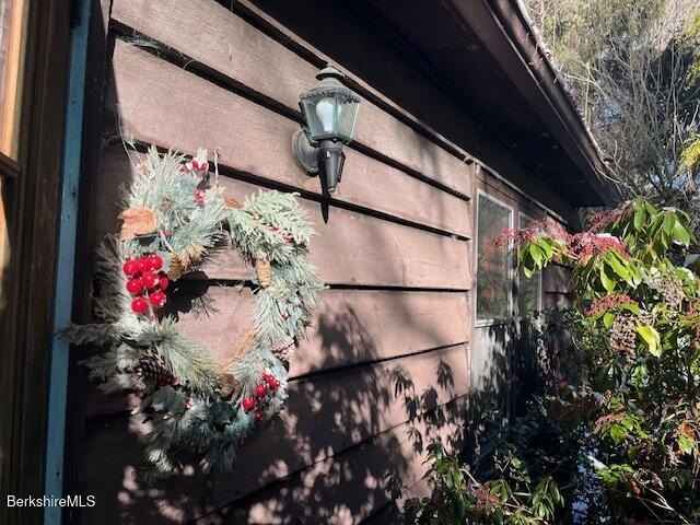 1089 Canaan Southfield Rd  