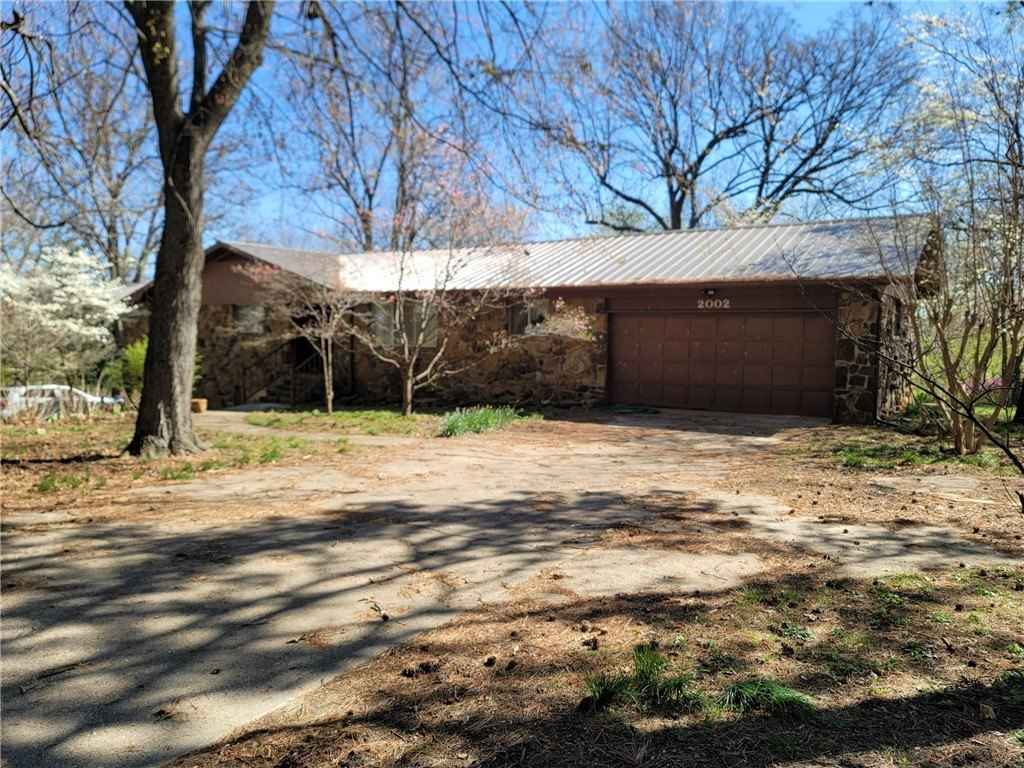 2002 Hudson Ct  