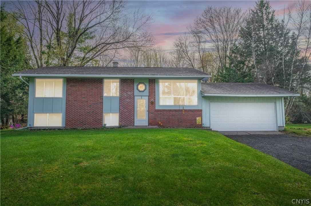 8017 Glenwood Dr  