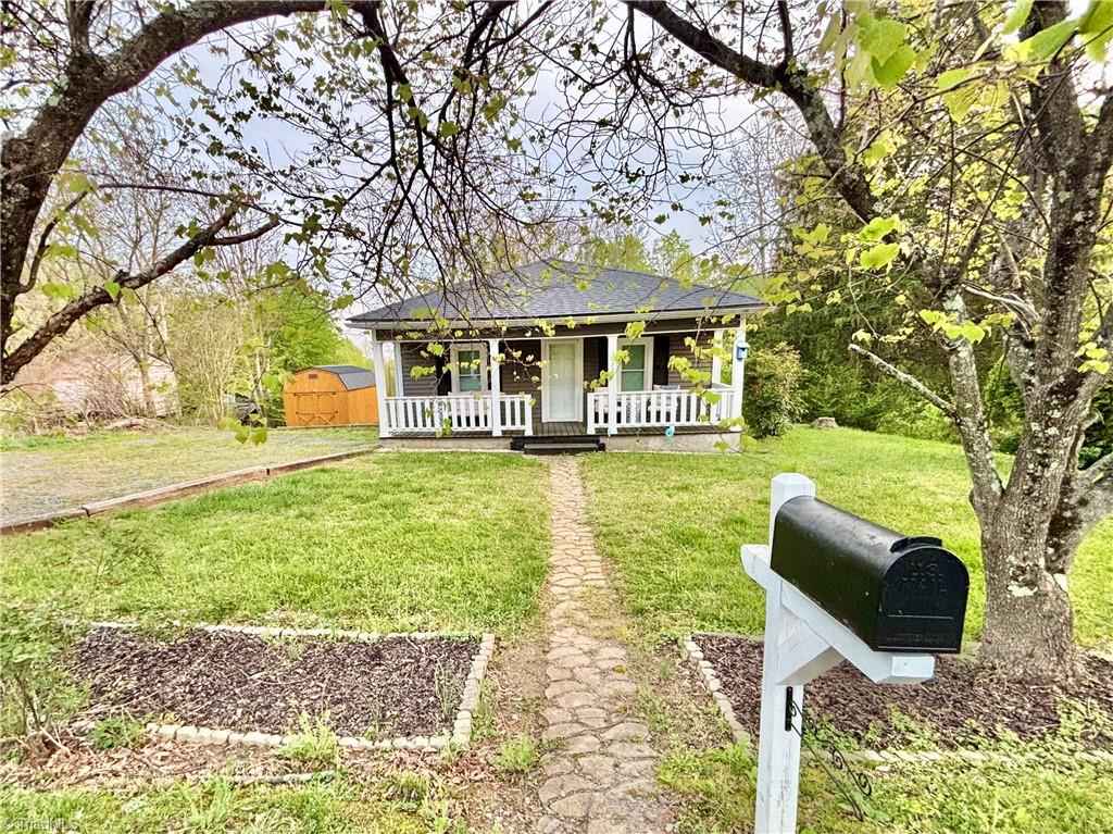1072 Grassy Knob Rd  