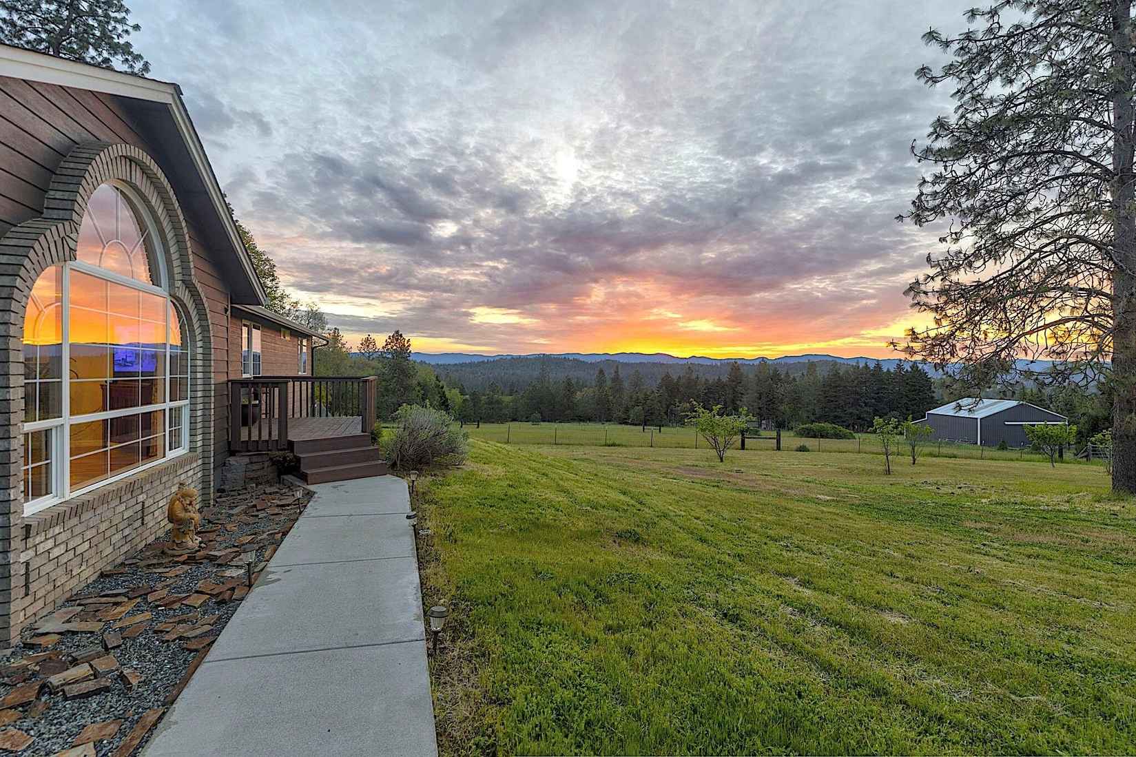 587 Summit Loop  