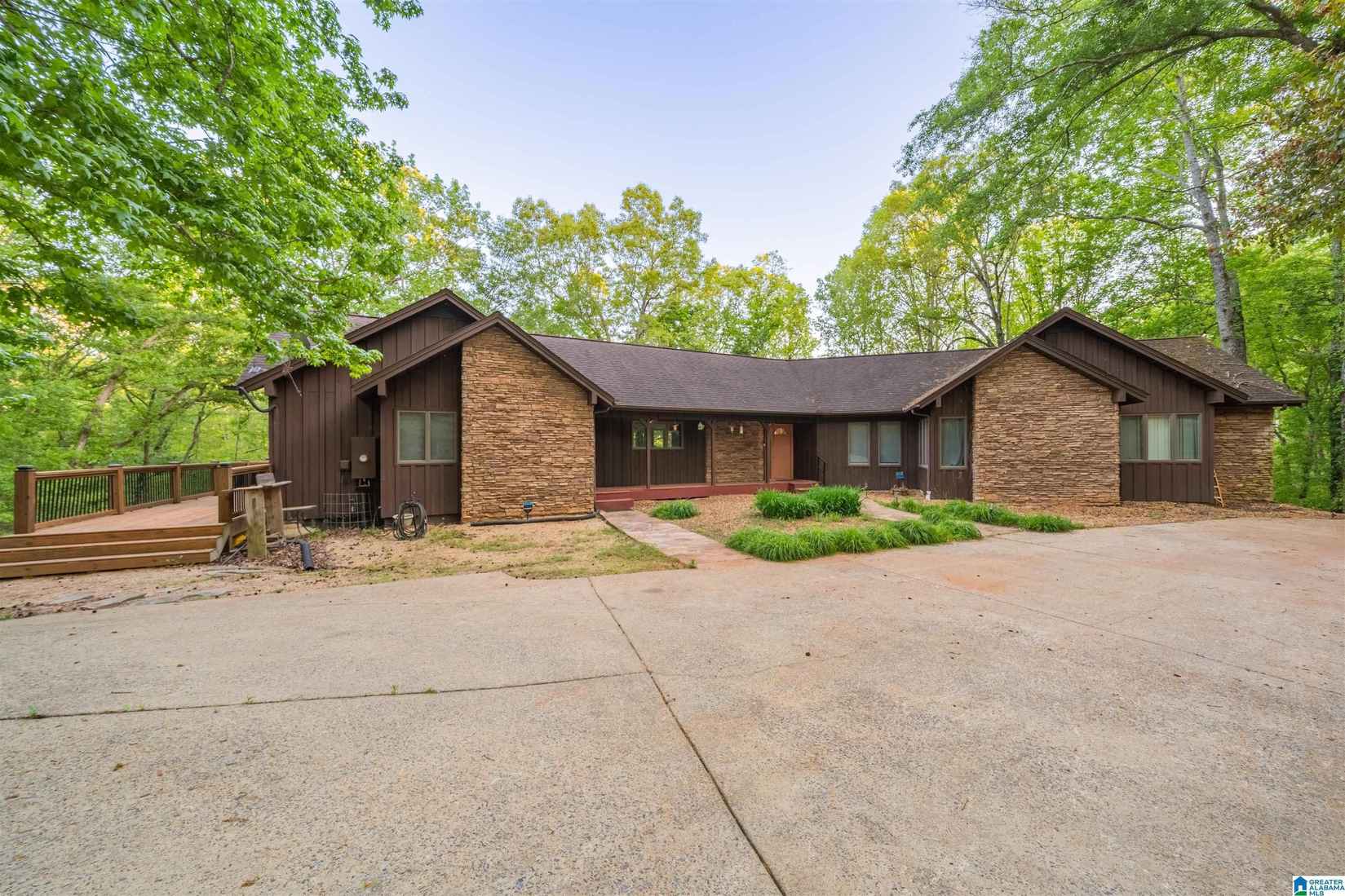 487 Poplar Pl  