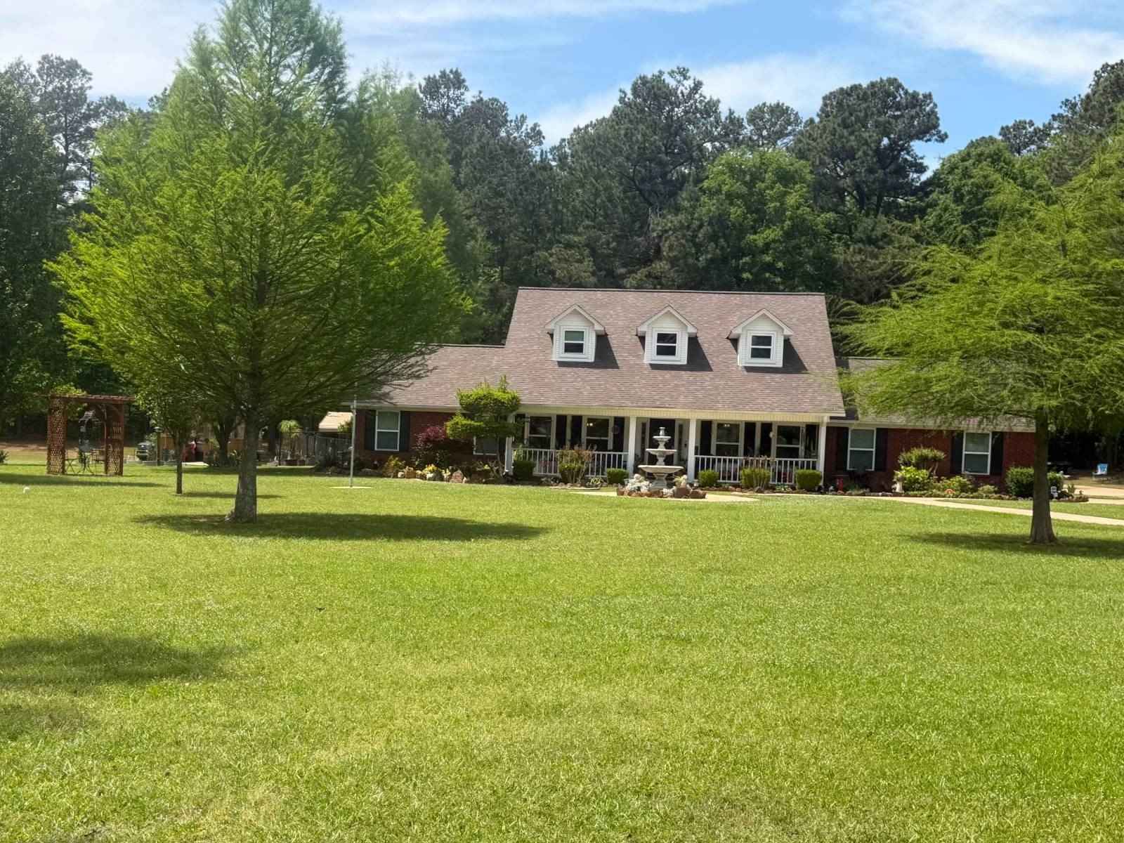3404 Country club Ln  