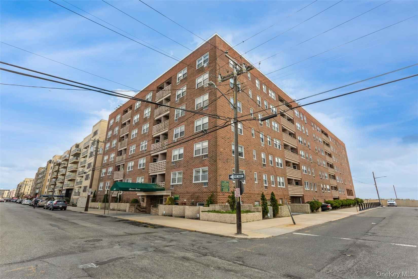 600 Shore Rd  