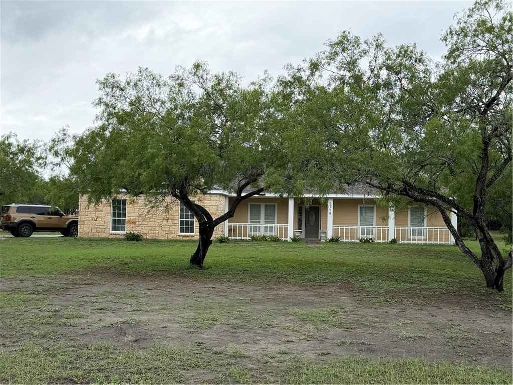 5758 Grand Lake Cir  