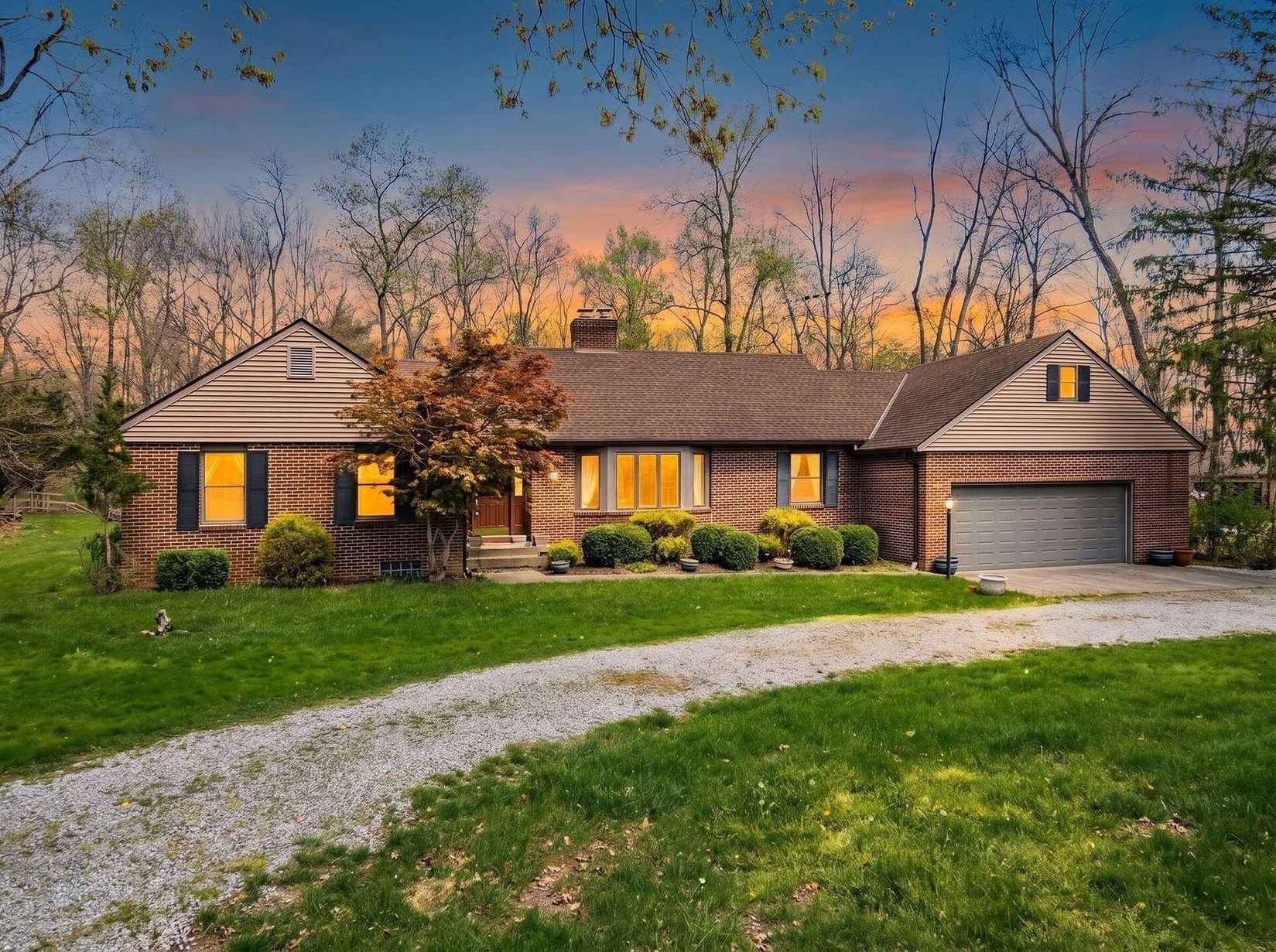2434 Carriage Rd  