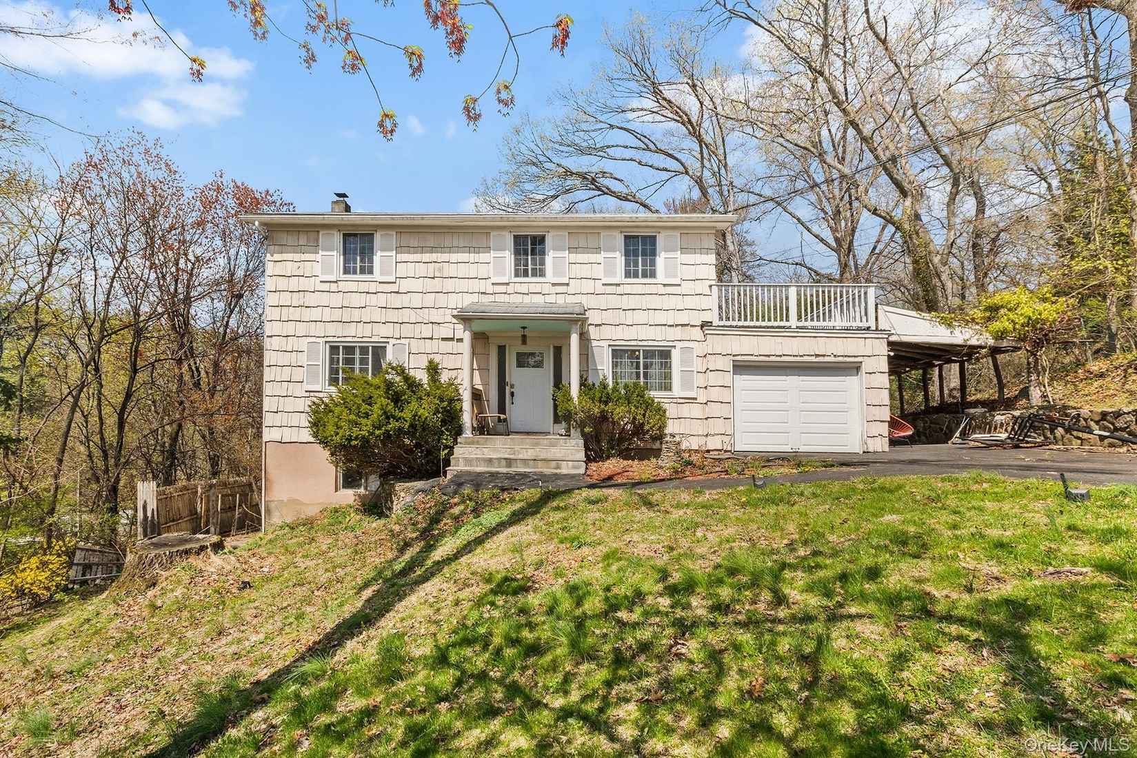 8 Carol Ct  