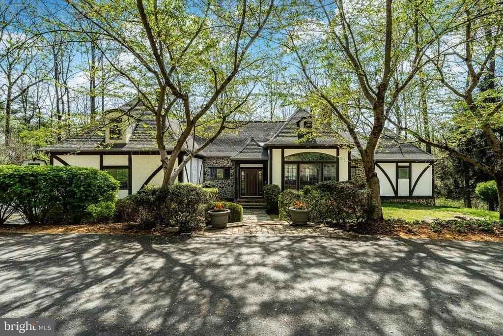 835 County Park Rd  