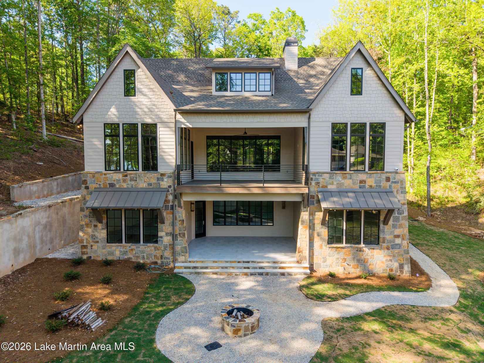 25 Larkspur Ln  