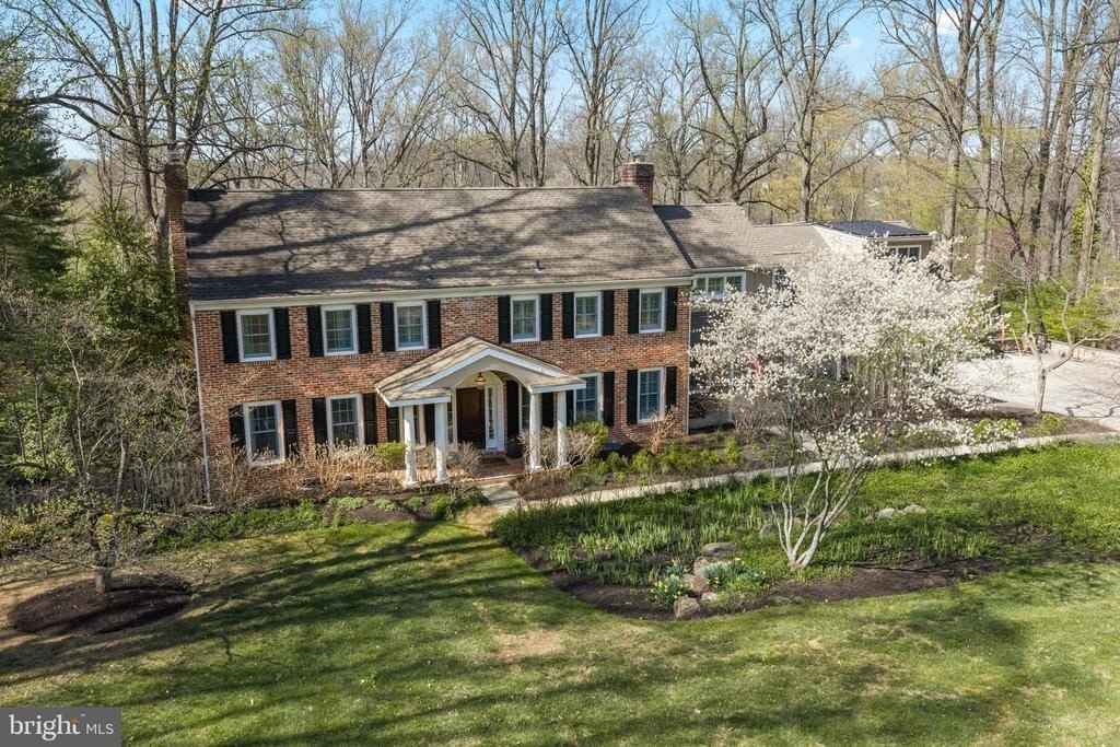 11 Foxchase Rd  