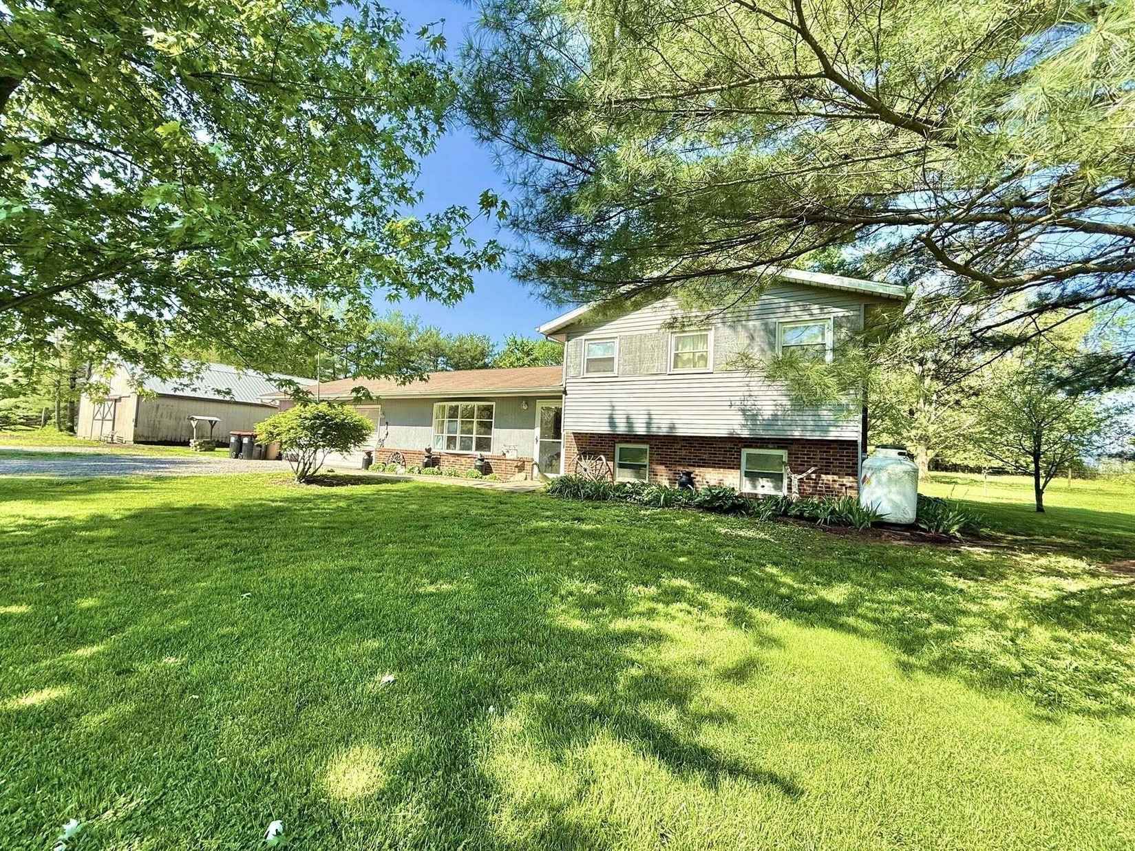 1260 S County Line Rd  
