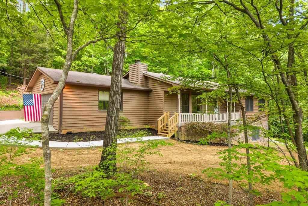 107 Van Buren Dr  