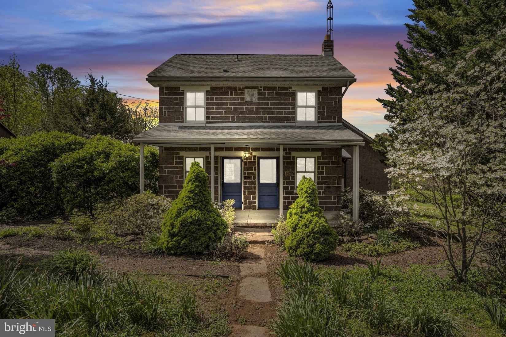 525 ANDERSONTOWN Rd  