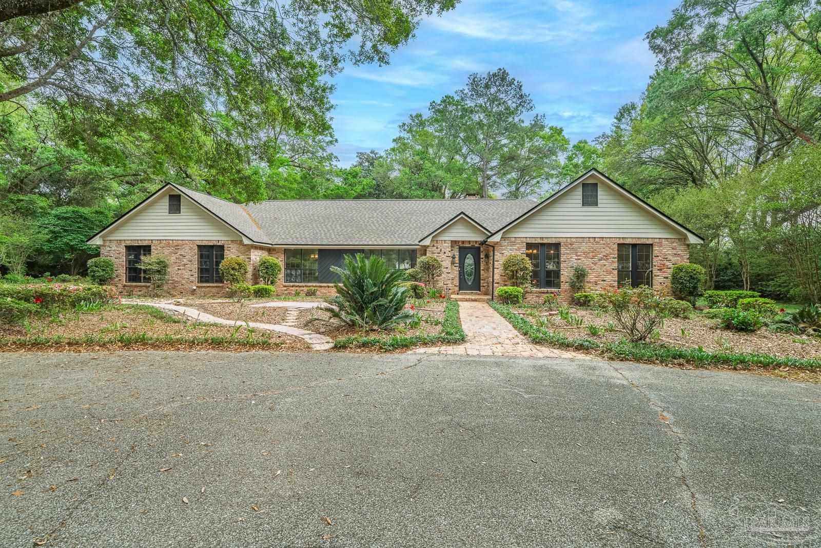 5036 Hamilton Ln  