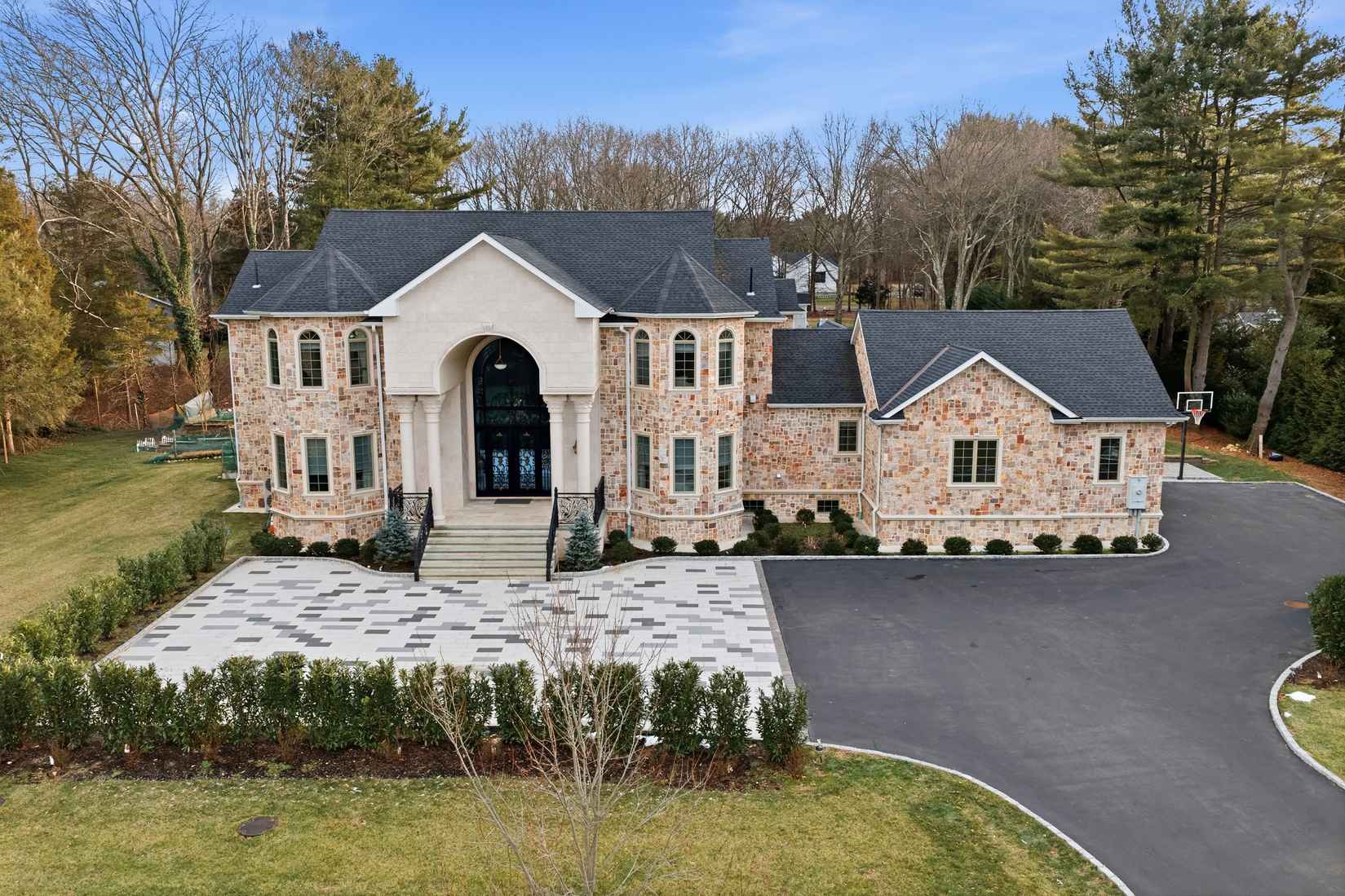265 Laurel Ln  