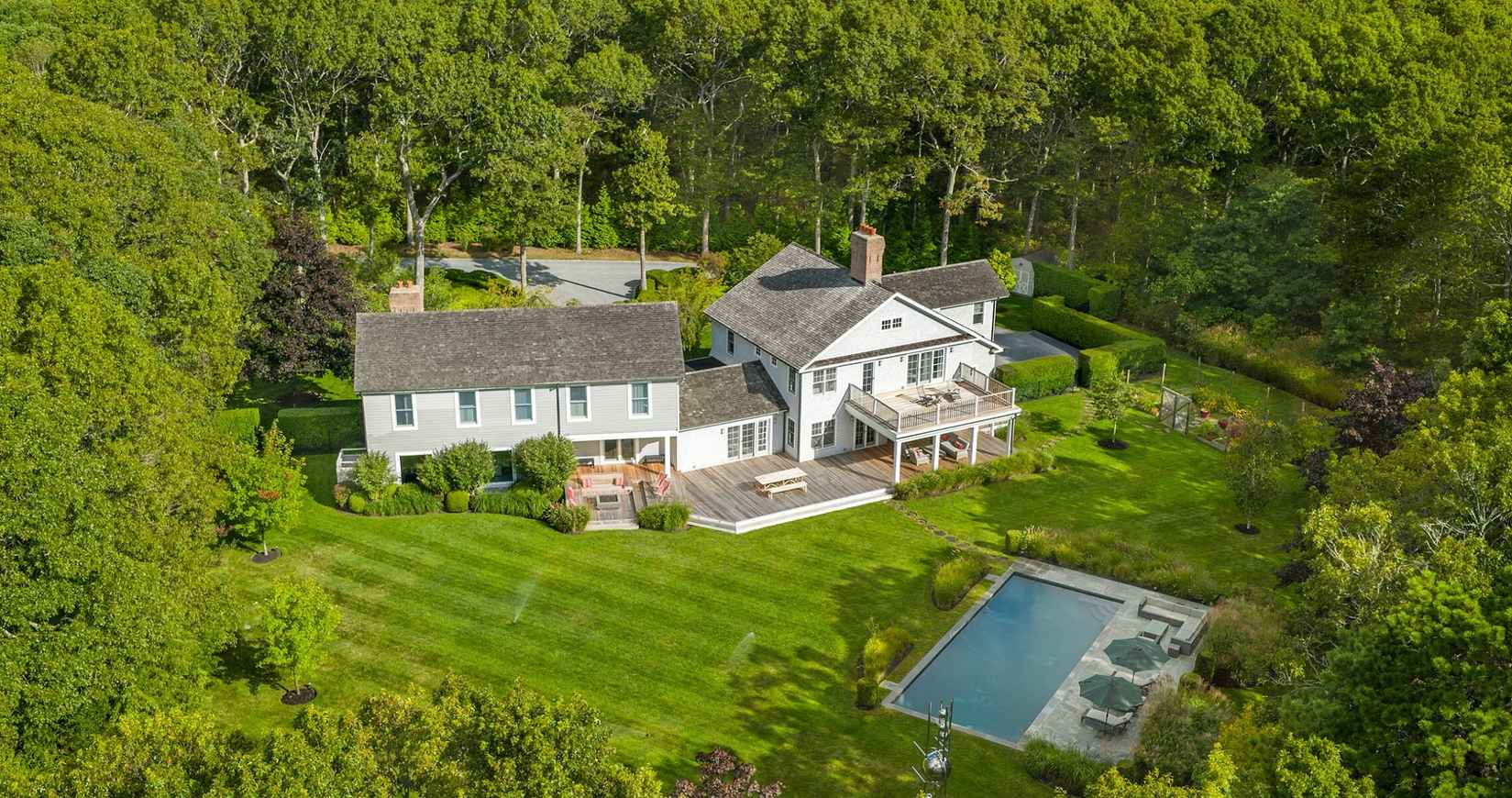 11 Edge Avenue (formerly 335 Edge Of Woods)  
