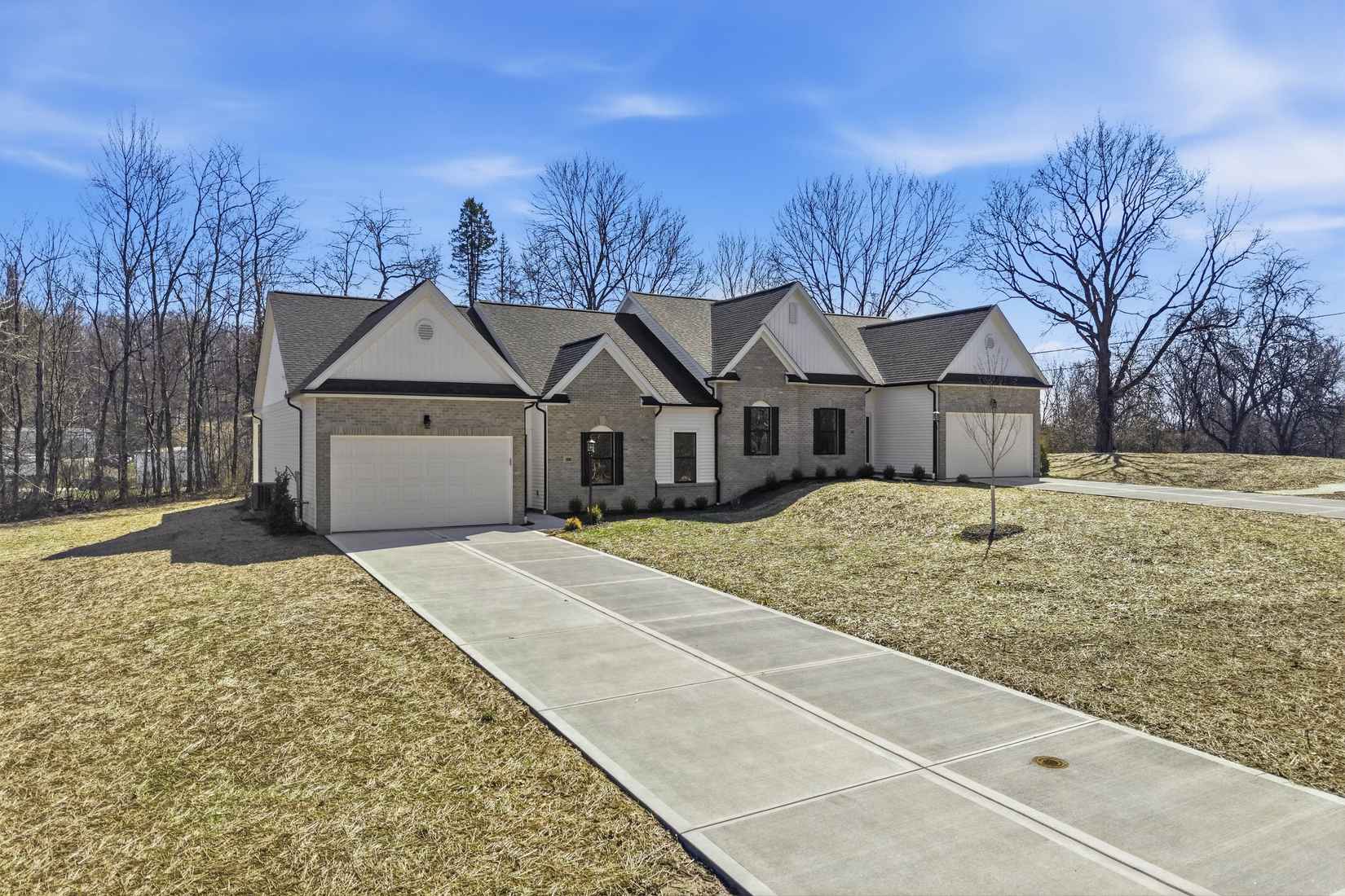 100-102 Huselton Dr  