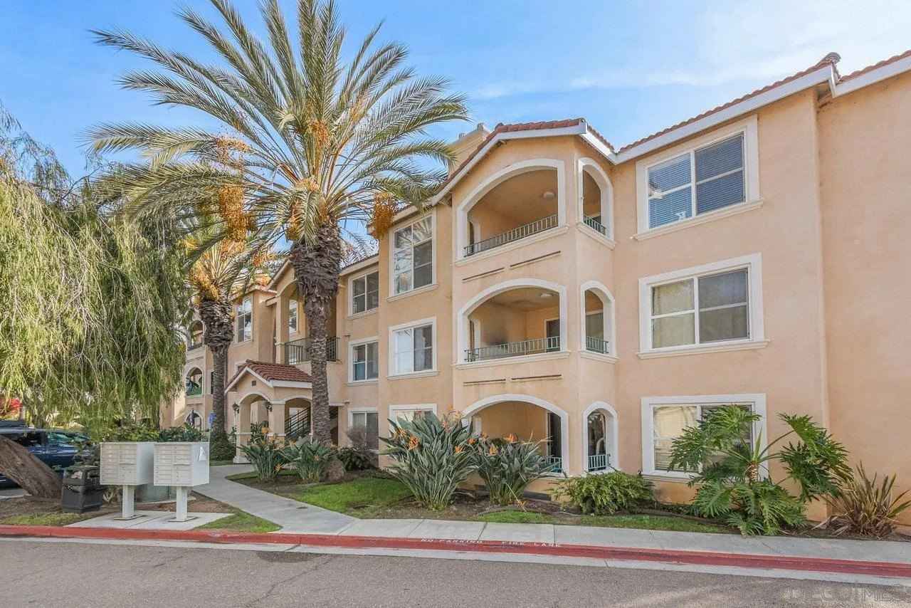 100 N River Cir Unit 301  