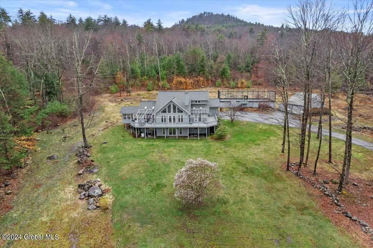 44 Carriage Hill Rd  