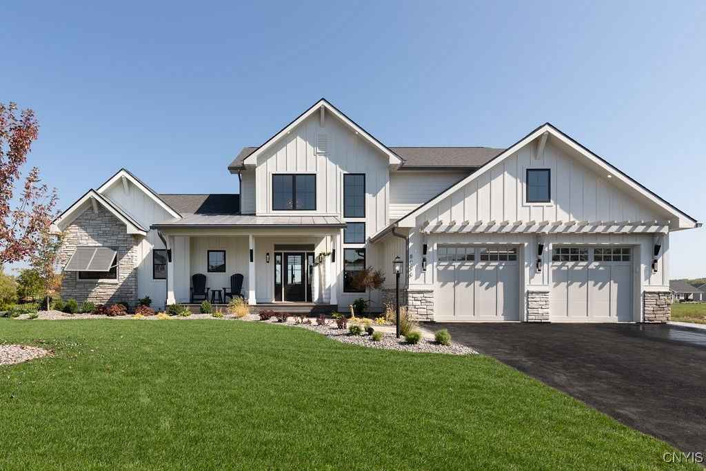 7040 Whitney Farm Ln  