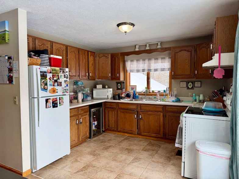 596 Gulf Rd  